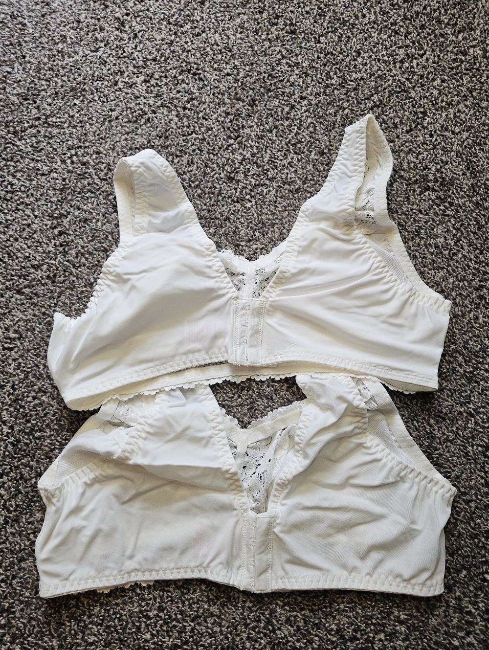 2 NWOT Breezies Bras sz XL - Picture 3 of 3